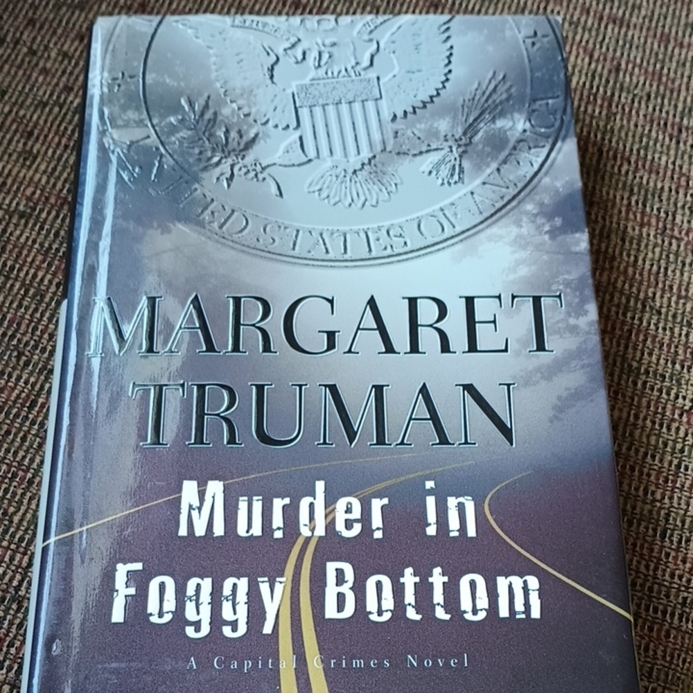 Margaret Truman - MURDER IN FOGGY BOTTOM